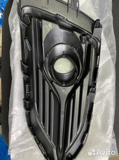 Решетка бампера левая Solaris 2