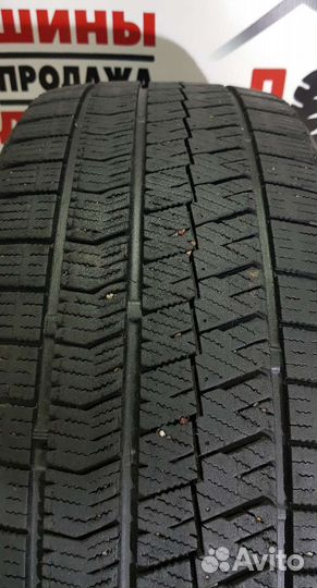Bridgestone Blizzak VRX2 205/50 R17