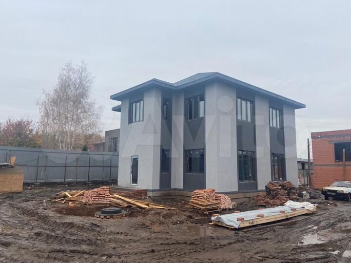 Дом 200 м² на участке 5 сот.