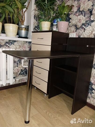 Маникюрный стол складной бу