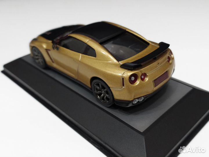 1:43 Nissan GT-R