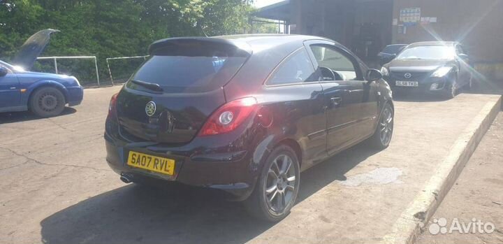 Спойлер крышки багажника Opel Corsa D 2007