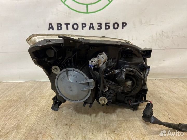 Фара передняя левая Toyota Avensis T25 1zzfe 2008