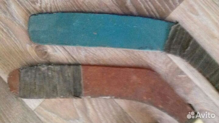 Клюшки и шайба СССР