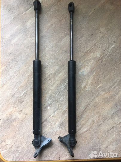 Амортизатор двери багажника задний Kia Ceed 1