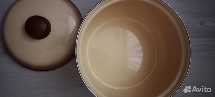 Кастрюля эмалированная 5л новая