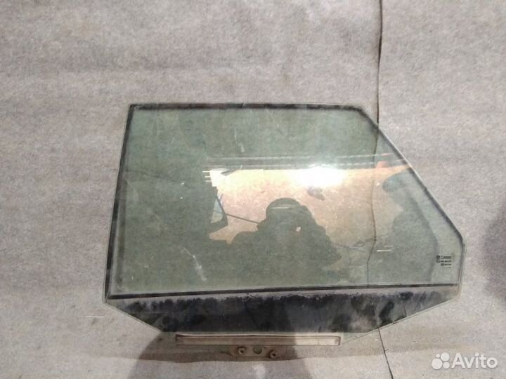 Стекло заднее левое LADA Priora 2010