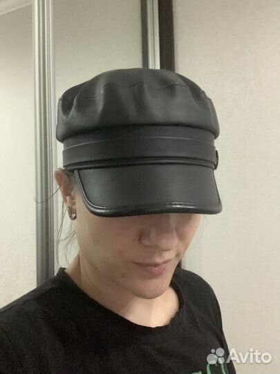 Кепка шанель кожаная