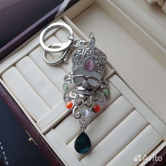 Новый брелок изящный Череп