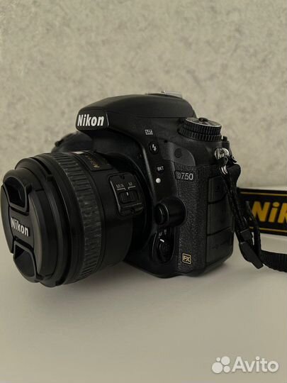 Зеркальный фотоаппарат nikon