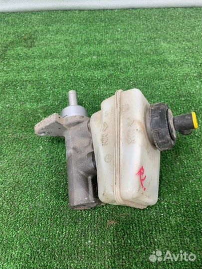 Главный тормозной цилиндр Renault Logan седан 1.6