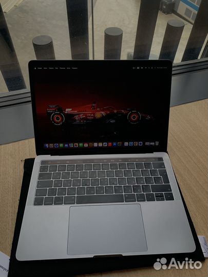 Apple MacBook Pro 2019 touch bar