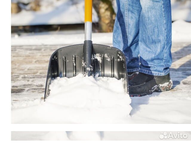 Чистка снега ручная