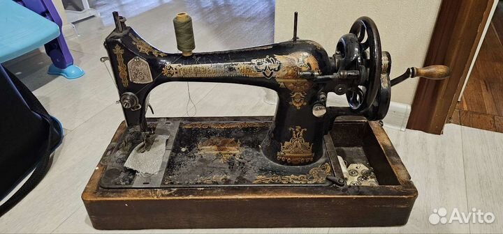 Швейная машинка 