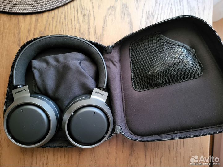 Беспроводные наушники Philips TAH9505 новые