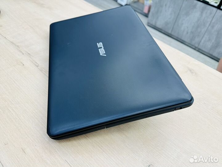 Ноутбук asus 17.3 4 ядра Intel N2940/ 8 RAM/ SSD