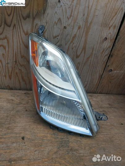 Фара правая Toyota Prius 2 NHW20 2006