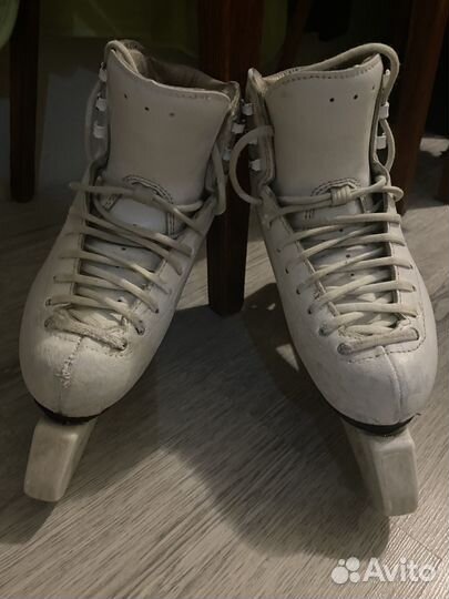 Фигурные коньки risport