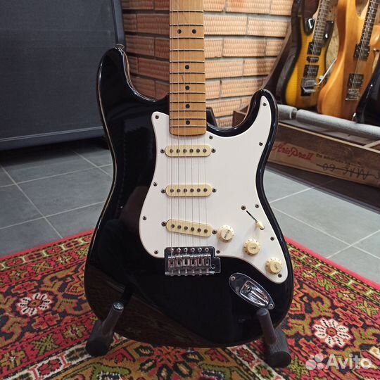 Электрогитара Fender Stratocaster винтаж 1995