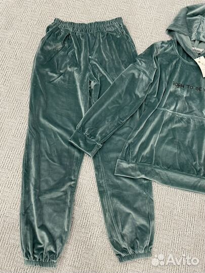 Спортивный костюм женский