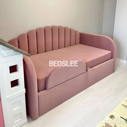 Диван в детскую