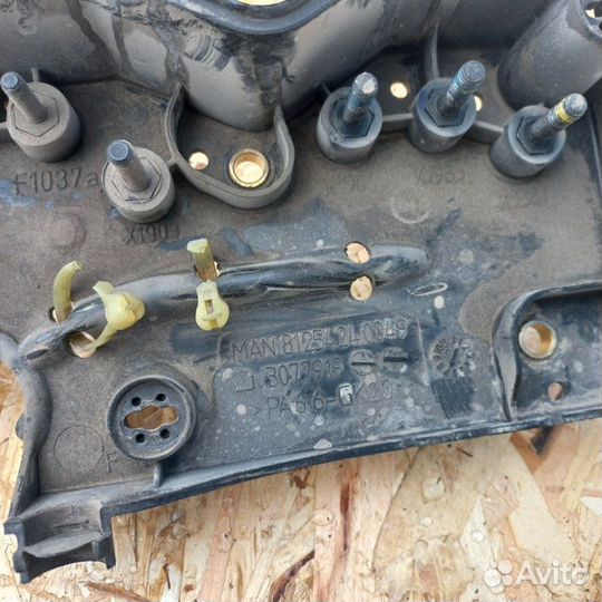 Декоративная крышка двигателя Man Tgx 18.440