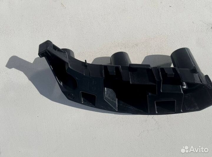 Кронштейн/крепление переднего бампера Hongqi H5