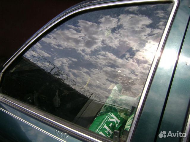 Киа Спортейдж 1 Стекло переднее левое