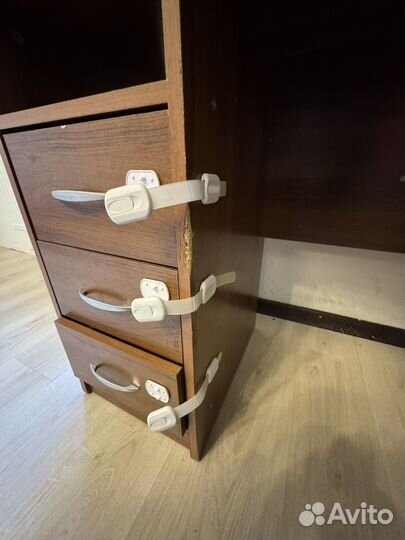 Угловой письменный стол