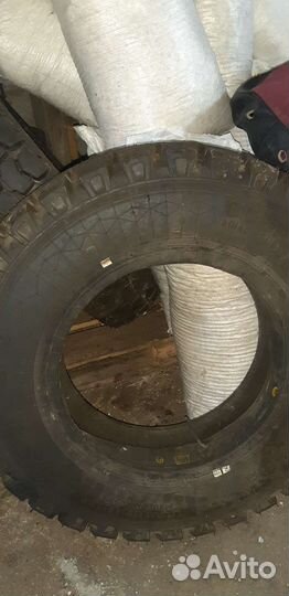 Омскшина У-2 8.25/90 R20