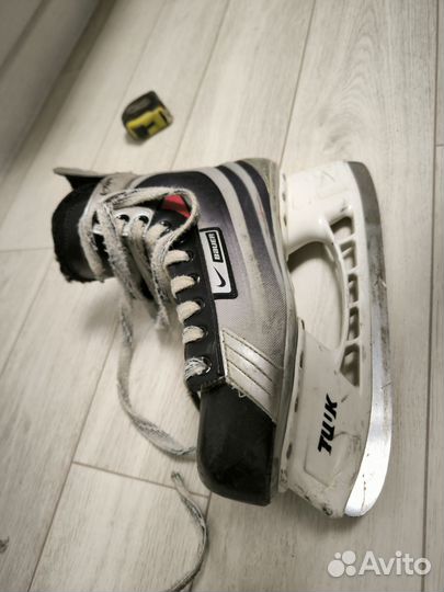 Хоккейные коньки bauer 42 размер 8d vapor