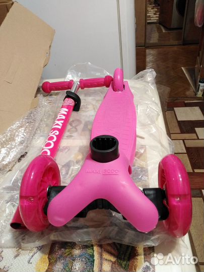 Самокат детский трехколесный новый в упаковке