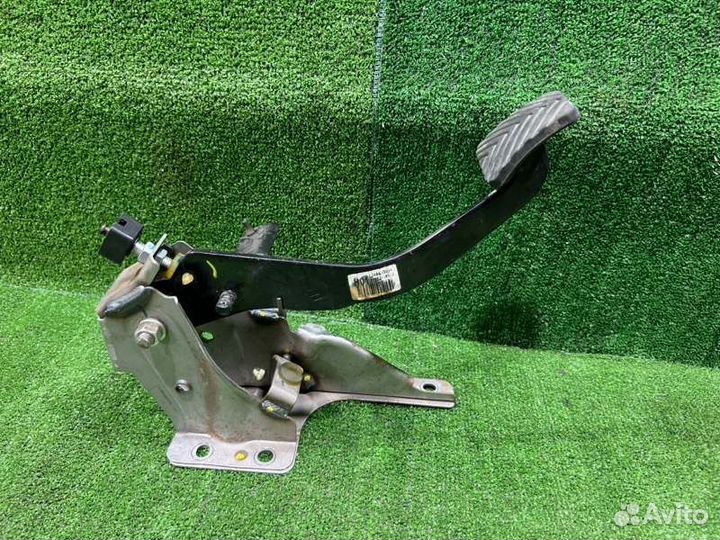 Педаль сцепления Kia Rio седан 1.6 2017