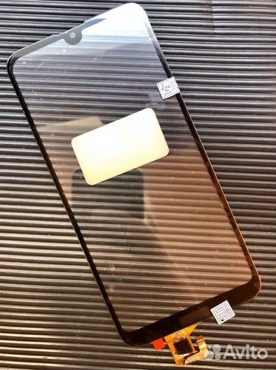 Замена разбитого стекла на Honor Y7 2019