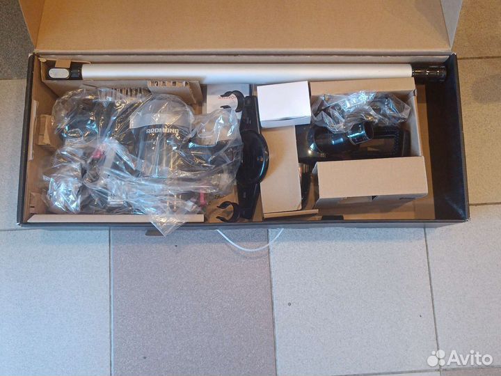 Аккумуляторный пылесос Redmond RV-UR340