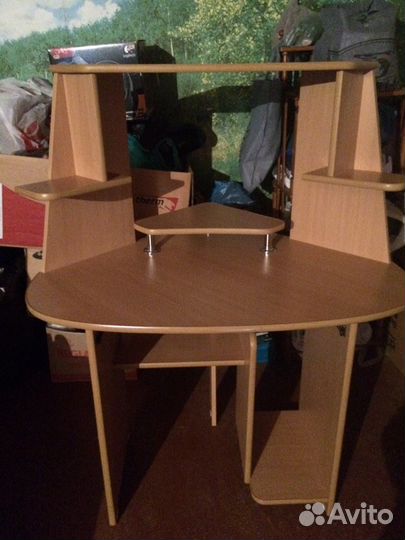 Стол для компьютера