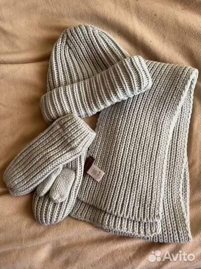 Комплект шапка шарф и варежки