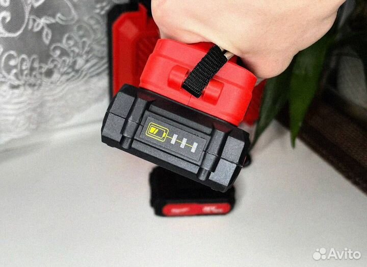 Шуруповерт (Абсолютно новый)