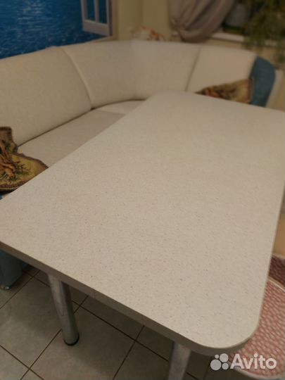 Кухонный стол