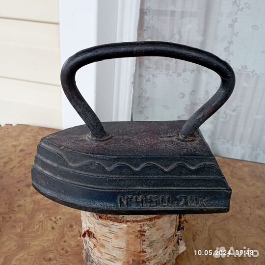 Чугунный утюг СССР с подставкой