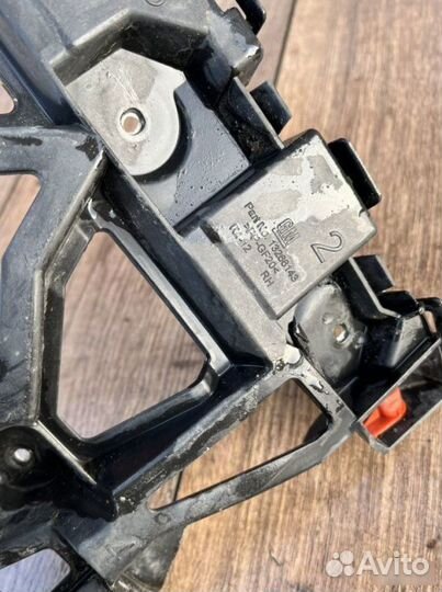 Крепление бампера заднее Opel Astra GTC 1.4 2012