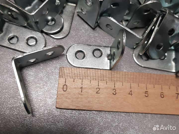 Стяжки-уголки металл 3х3см 50 штук