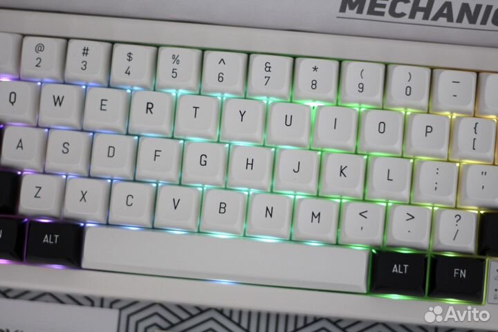 Игровая кастомная механическая клавиатура