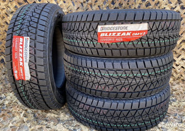 Bridgestone Blizzak DM-V2 225/65 R17 102S