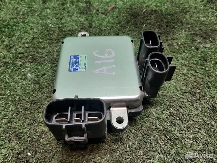 Блок управления вентилятором охлаждения Lexus RX3