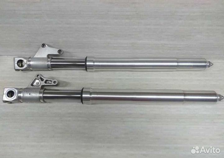 Перья вилки Ducati ST4