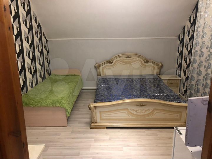 Комната 16 м² в 5-к., 2/2 эт.