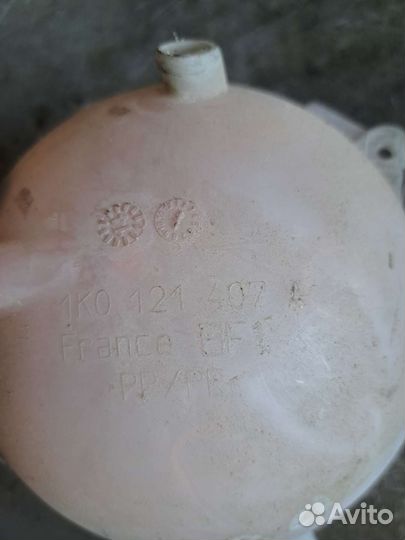 Расширительный бачок на Volkswagen Passat B6