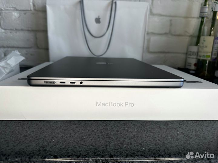 MacBook Pro 16 2023 М2 Pro/16GB/1Tb/Новье