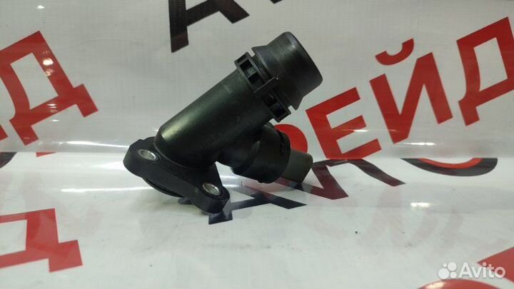 Фланец системы охлаждения Volkswagen Passat 3C5